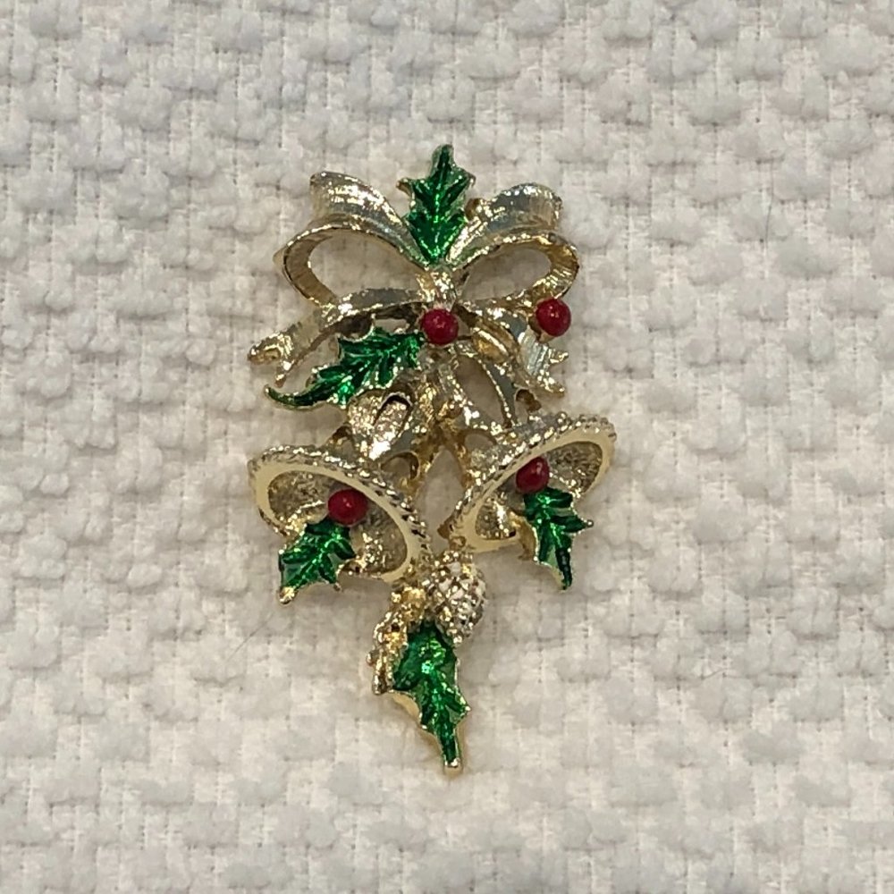 HAPPY HOLIDAY!  Gerrys Beautiful Enamel Vintage Christmas Bells Brooch